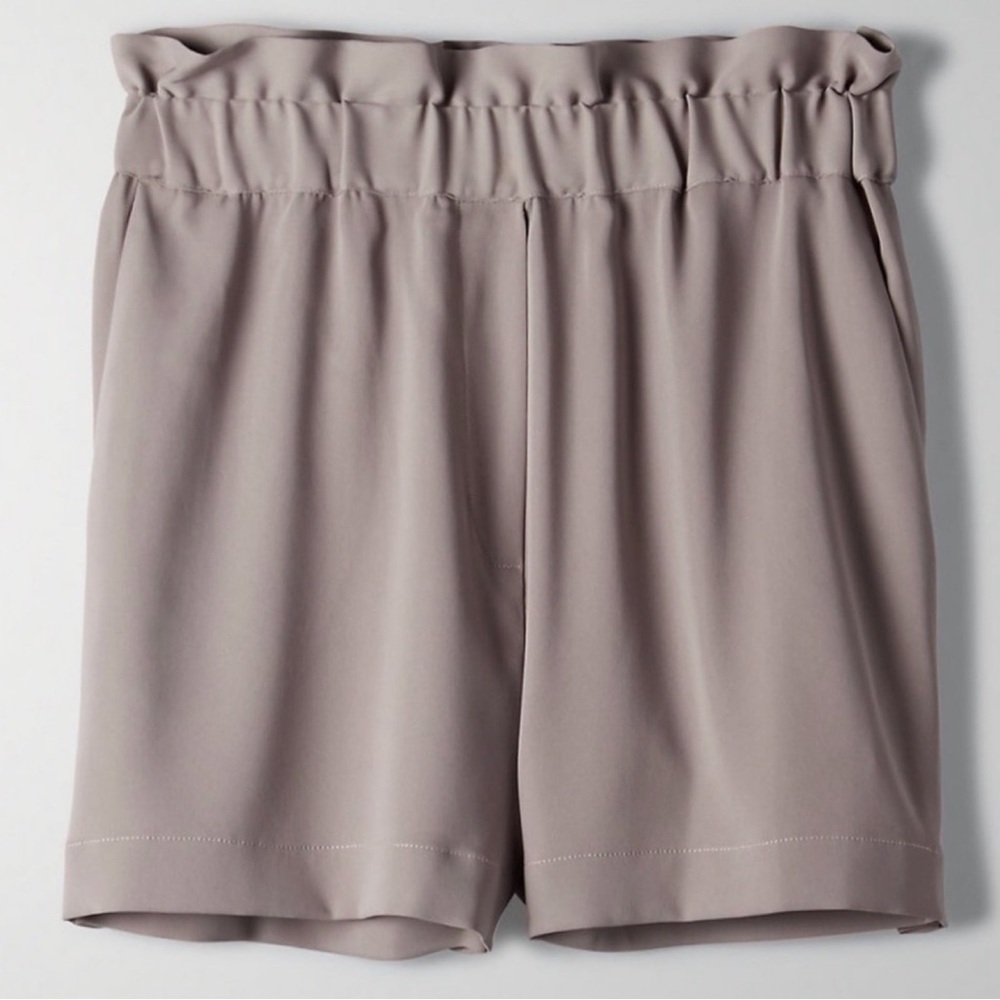 Babaton Bello Short in Taupe
